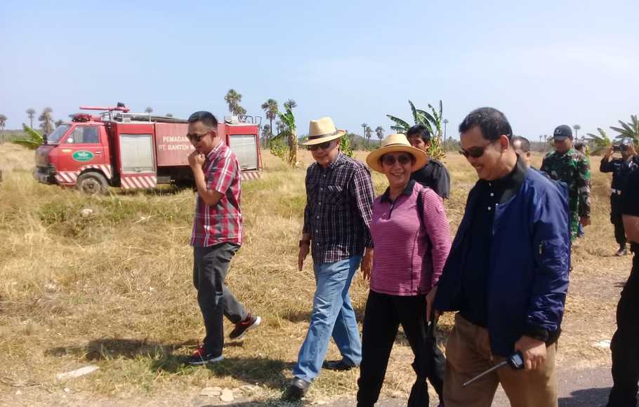 Susi Pudjiastuti Kagumi Keindahan Sunset di Tanjung Lesung