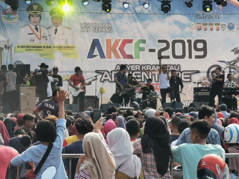 Sejumlah Artis Promosikan Pantai Anyer Aman Dikunjungi Pasca-tsunami