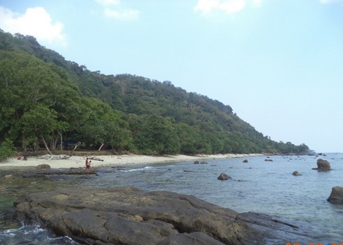 Ini Keindahan Wisata di Pantai Batu Hideung Banten