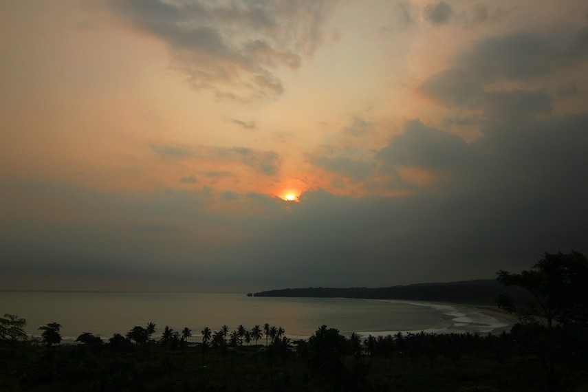 Menikmati Ragam Wisata Desa Sawarna, Sang Primadona Banten