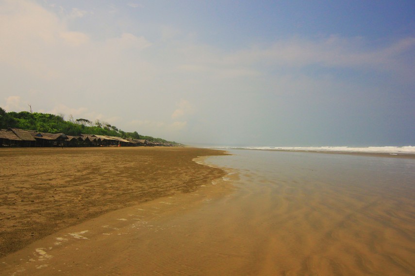 Pesona Pantai Bagedur Malingping