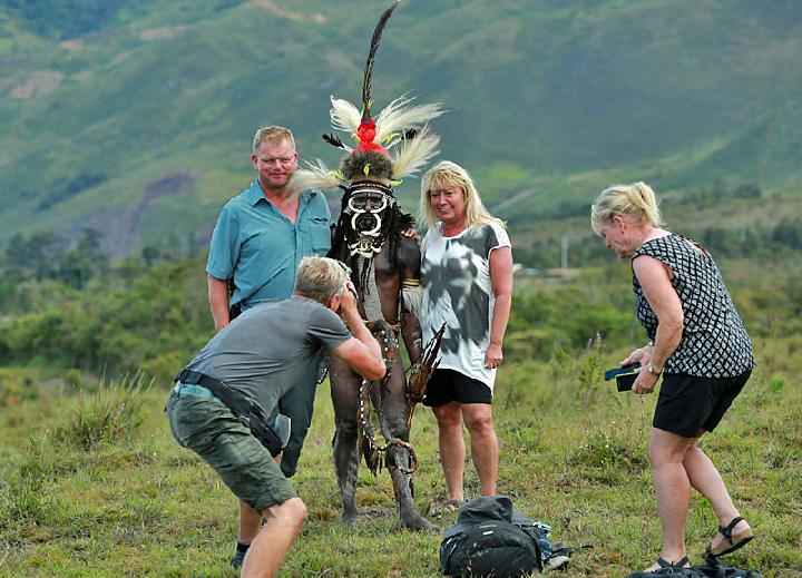 Kemenparekraf Yakin Vaksin Covid-19 Bisa Mengubah Wajah Pariwisata dengan Cepat
