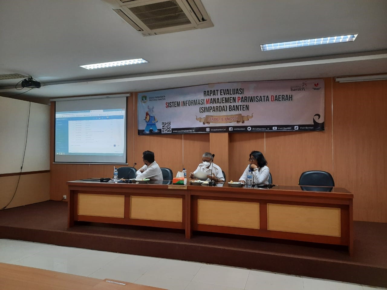 Dinas Pariwisata Provinsi Banten selenggarakan Rapat Evaluasi  Sistem Informasi Manajemen Pariwisata Daerah (SIMPARDA) Banten